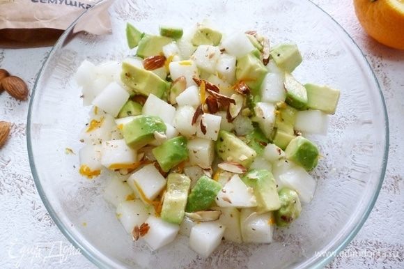 Летний салат из дыни и авокадо: свежие ингредиенты и простой рецепт